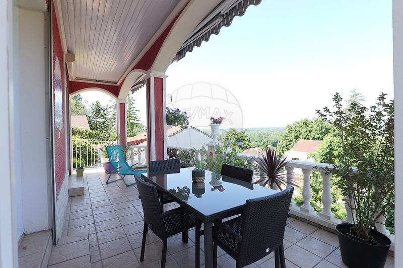 Villa - 136 m² - 6 pièces