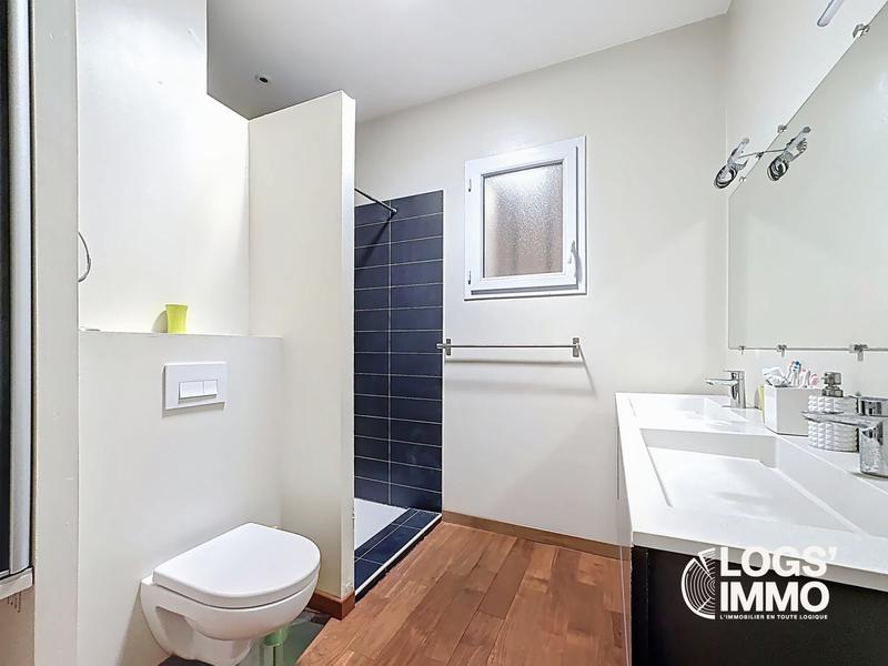 Maison ancienne - 195 m² - 6 pièces