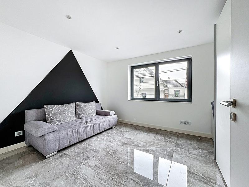 Maison - 196 m² - 8 pièces