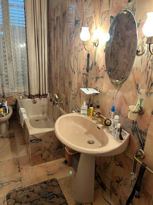 Maison - 210 m² - 9 pièces