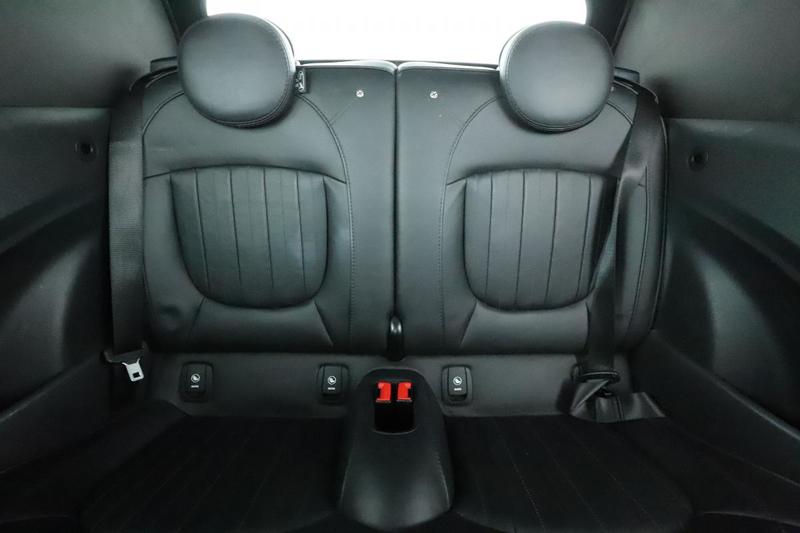 Mini Cabrio Mini Cabriolet Jcw Bva8 231 ch