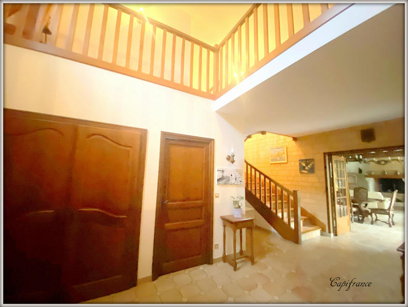 Maison - 255 m² - 6 pièces