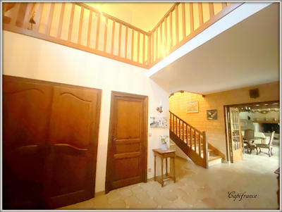 Maison - 255 m² - 6 pièces