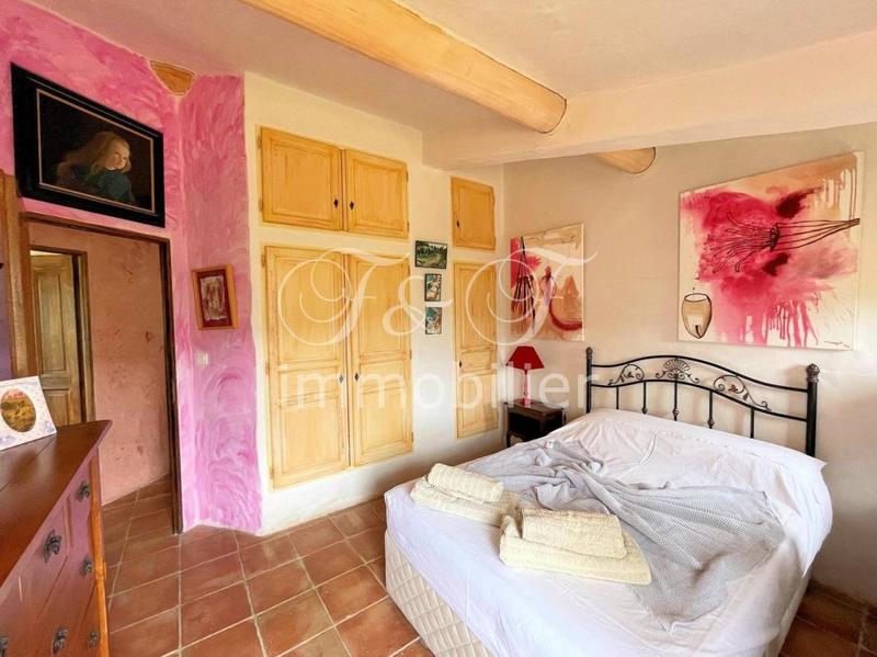 Propriété - 190 m² - 6 pièces