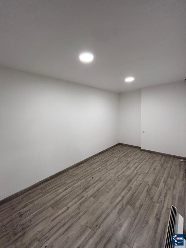 Local commercial - 595 m²