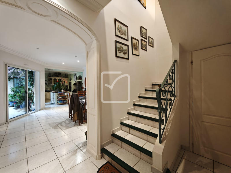 Maison - 157 m² - 6 pièces