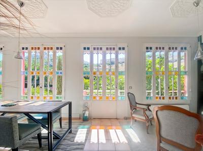 Maison - 236 m² - 6 pièces