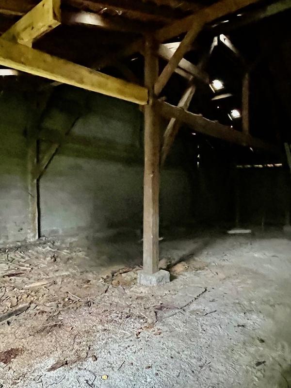 Grange - 200 m² - 1 pièce
