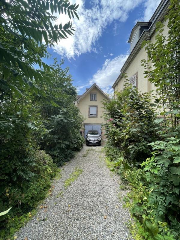 Maison traditionnelle - 365 m² - 9 pièces