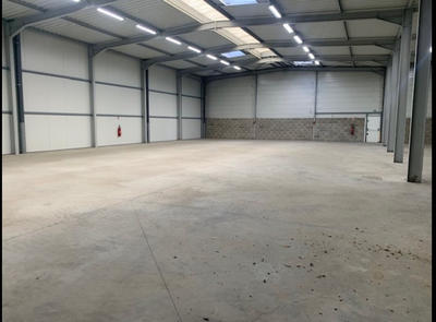 Local d'activité / Entrepôt - 660 m²