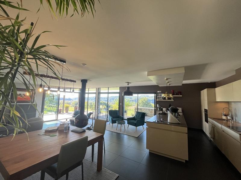 Maison - 194 m² - 5 pièces