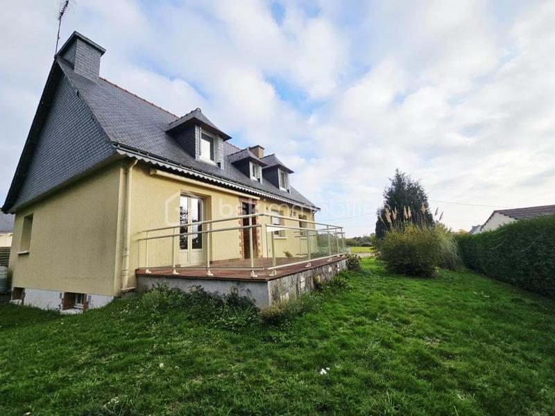 Maison traditionnelle - 140 m² - 6 pièces
