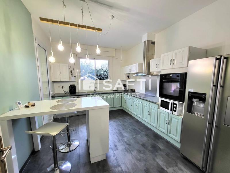 Maison - 223 m² - 8 pièces