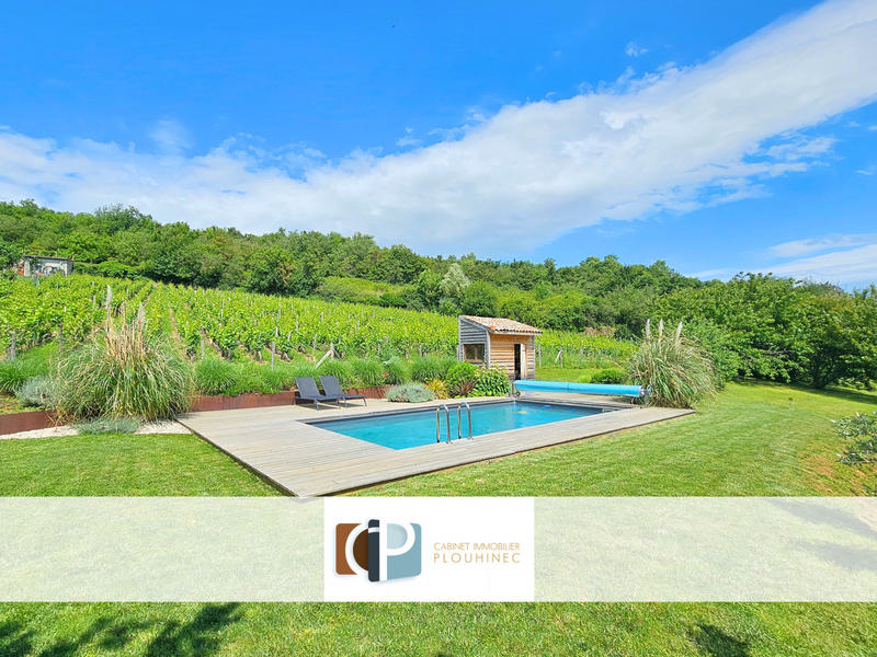 Maison - 305 m² - 8 pièces