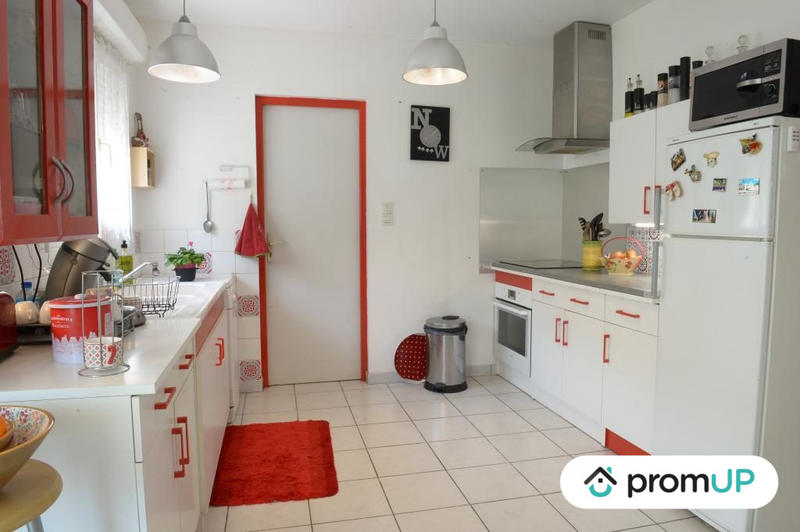 Maison traditionnelle - 88 m² - 4 pièces