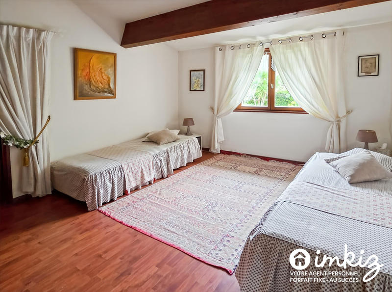 Maison - 206 m² - 7 pièces