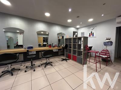 Fonds de commerce - Magasins - 65 m²