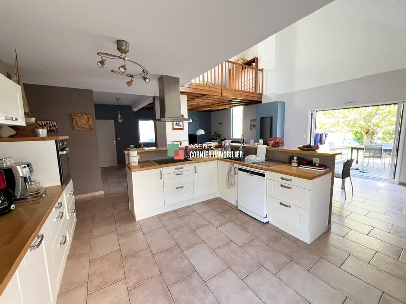 Maison - 180 m² - 7 pièces