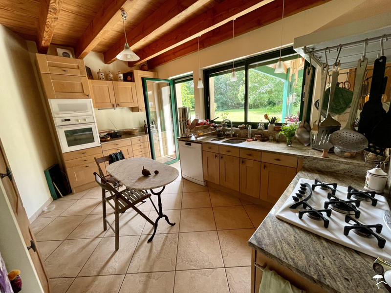 Maison contemporaine - 245 m² - 10 pièces