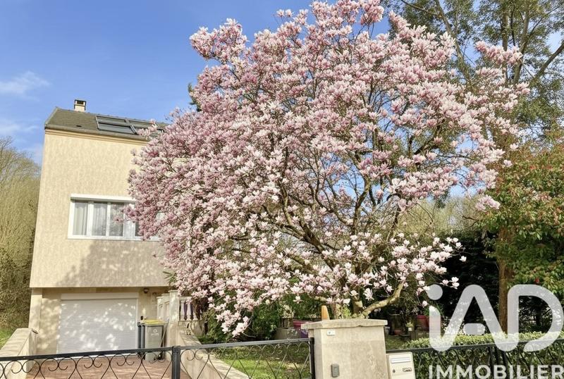 Maison - 280 m² - 10 pièces