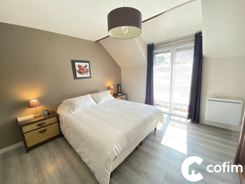 Maison - 264 m² - 9 pièces