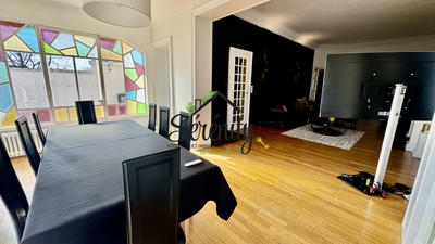 Maison - 205 m² - 7 pièces