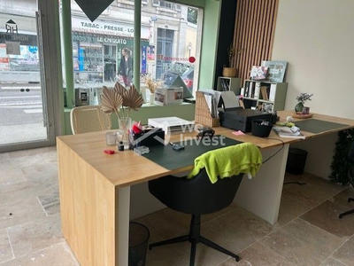 Local commercial - 80 m² - 2 pièces