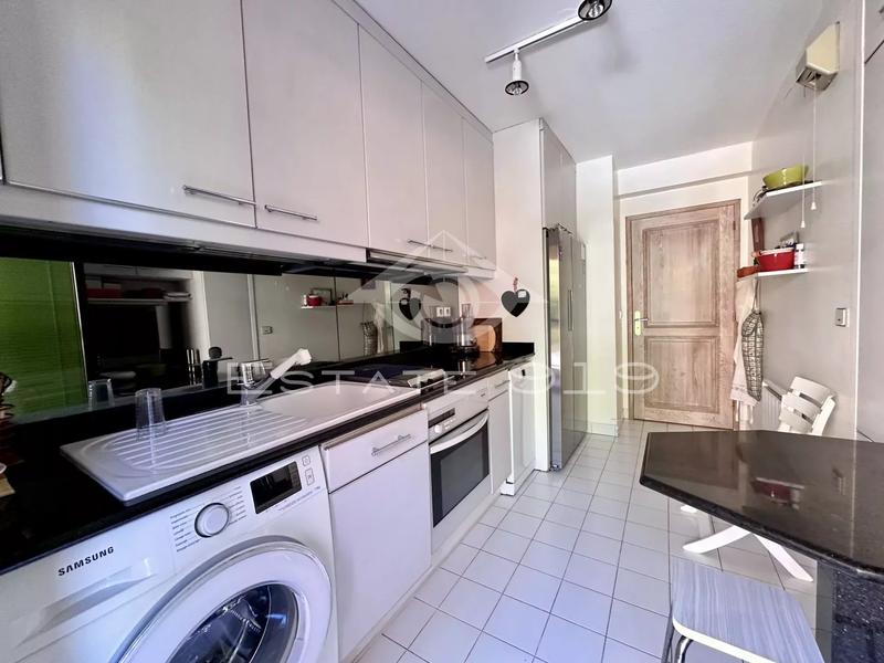 Appartement - 80 m² - 3 pièces