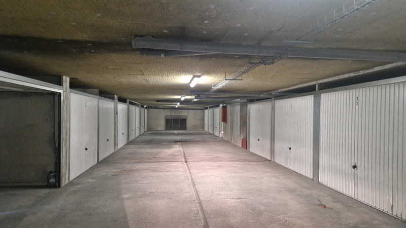 Parking / Garage - 12 m²