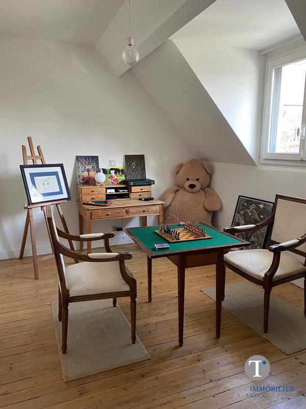 Maison - 198 m² - 8 pièces