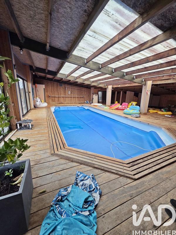 Maison - 377 m² - 10 pièces