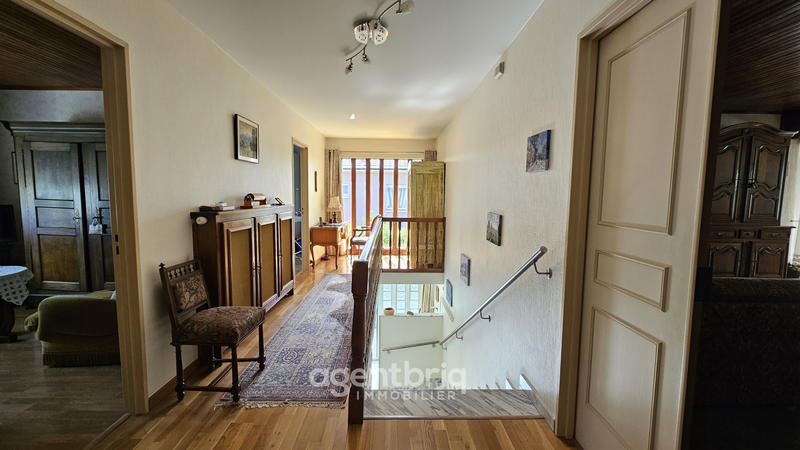 Maison - 172 m² - 9 pièces