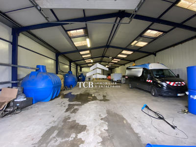 Local d'activités - 330 m²