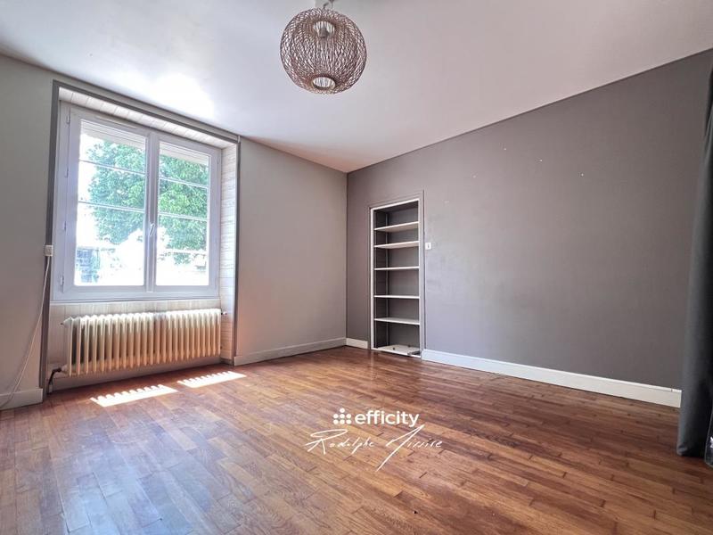 Maison - 245 m² - 11 pièces