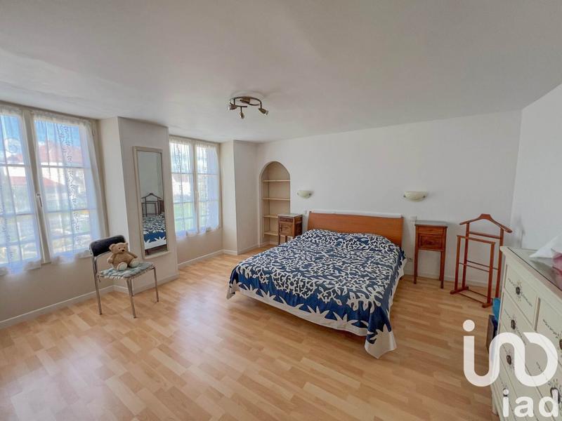 Maison - 258 m² - 9 pièces