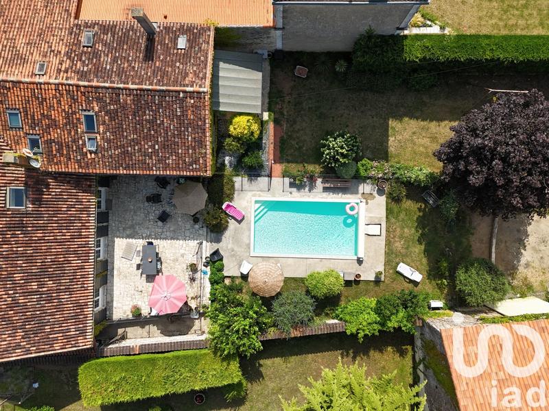 Maison - 276 m² - 11 pièces