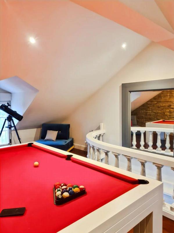 Maison - 230 m² - 7 pièces