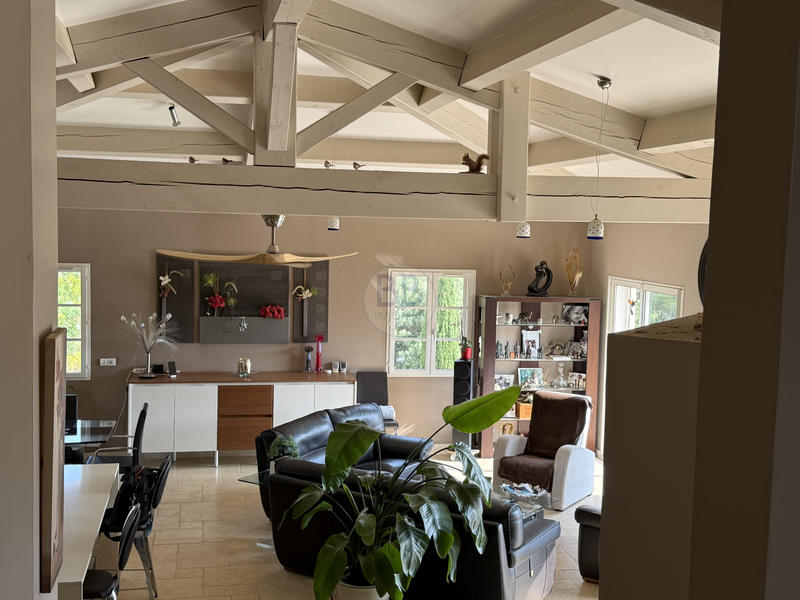 Villa - 250 m² - 7 pièces