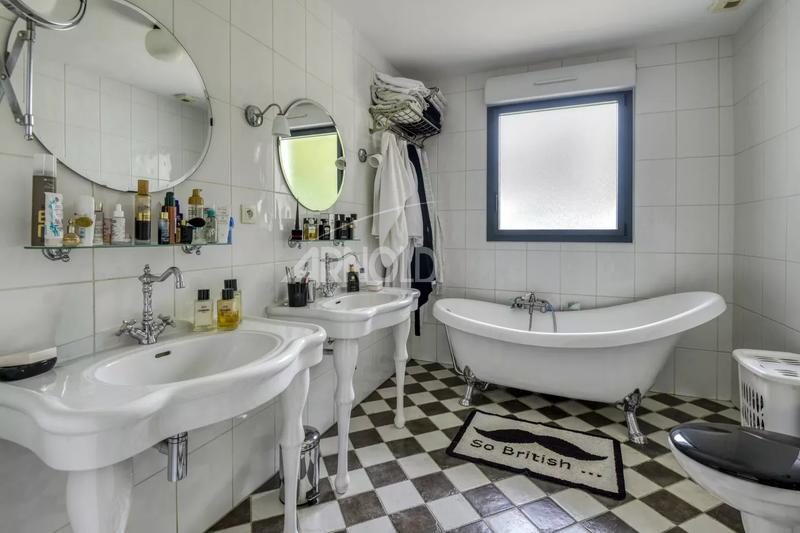 Maison - 170 m² - 6 pièces