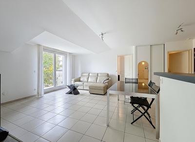 Appartement - 85 m² - 3 pièces