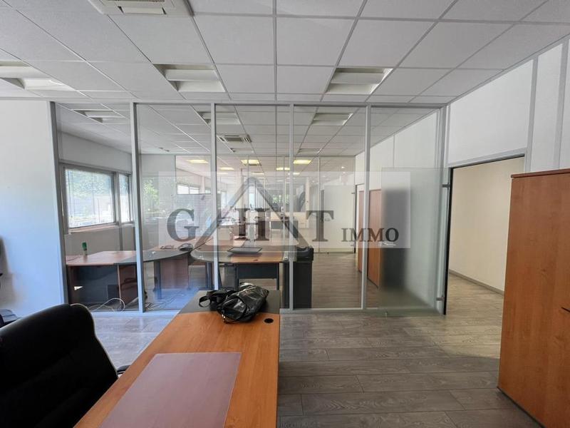 Entrepôt - 1 423 m²