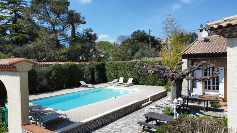 Villa - 205 m² - 10 pièces