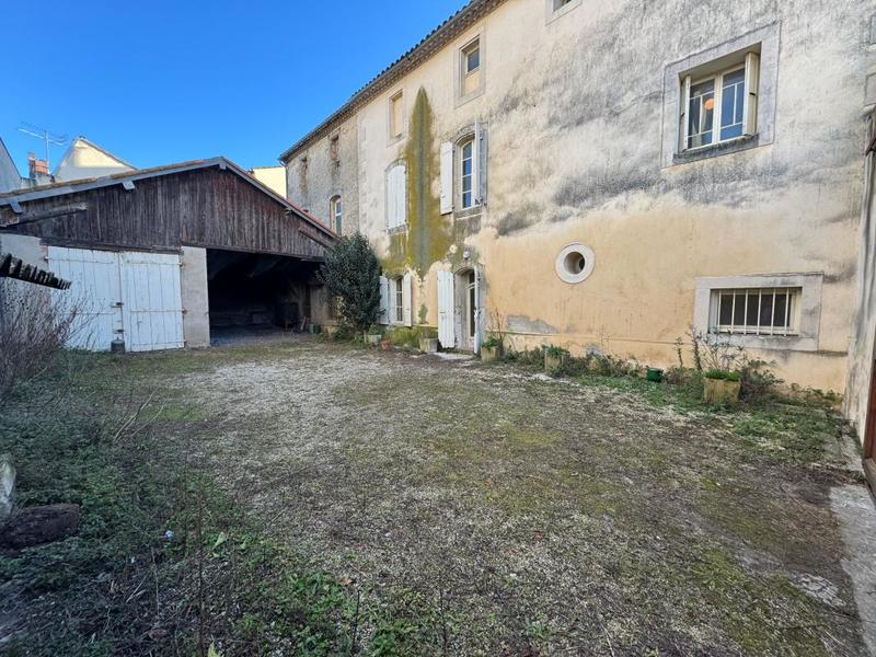 Maison - 376 m² - 2 pièces