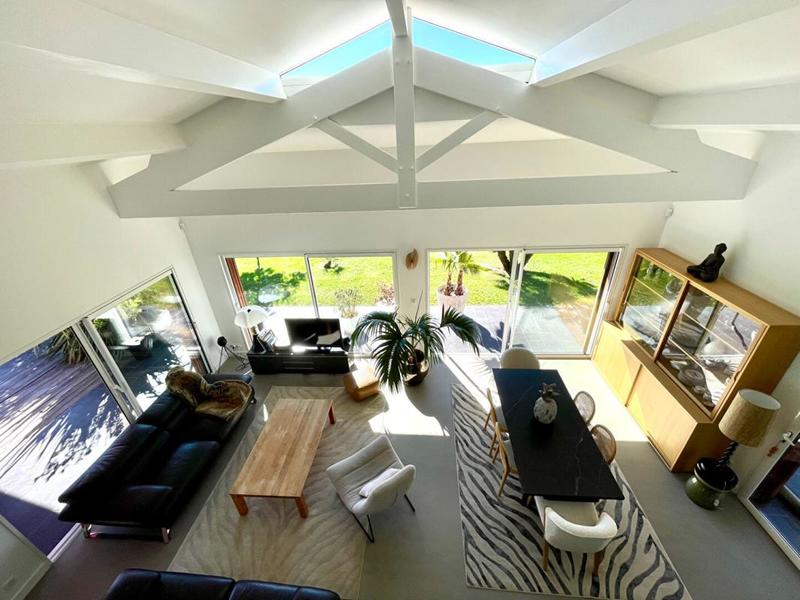 Maison - 252 m² - 5 pièces