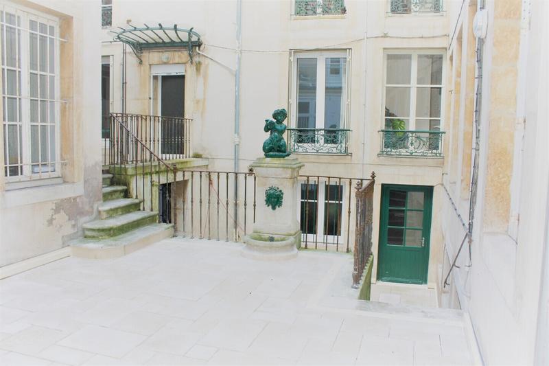 Immeuble mixte - 69 m² - 3 pièces