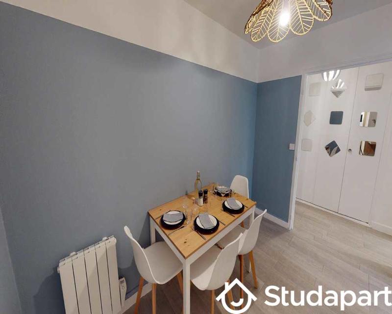 Chambre - 70 m² - 1 pièce