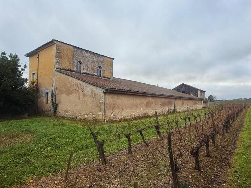 Maison - 485 m² - 12 pièces