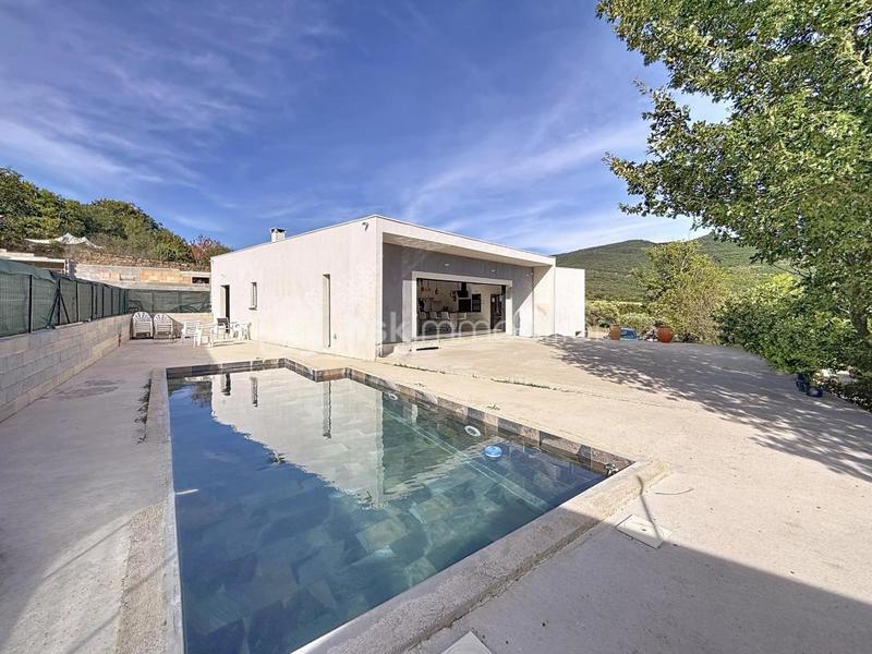 Maison - 137 m² - 4 pièces