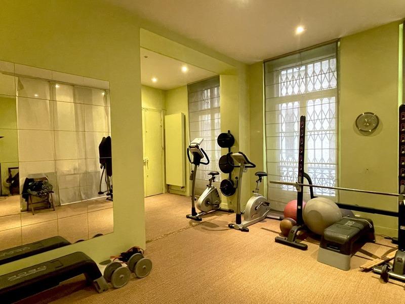 Loft - 241 m² - 2 pièces