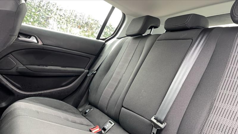 Peugeot 308 II 1.5 BlueHDi 130 Eat8 Allure Pack